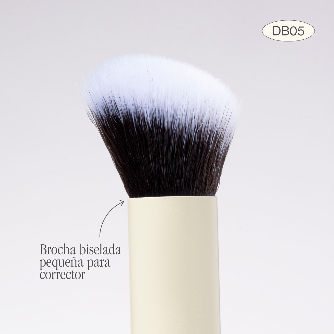 Brocha Duo Glam 05 Gota Polvo / Corrector Atenea
